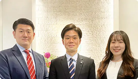 伊藤様（左）、山形様（中央）、渡邊様（右）